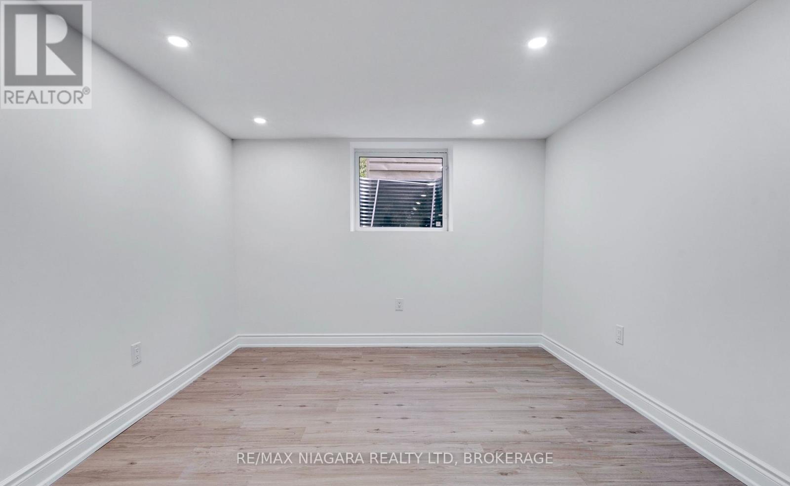 Lower Unit - 210 Mackan Street, Thorold, Ontario  L2V 1G7 - Photo 2 - X14079804