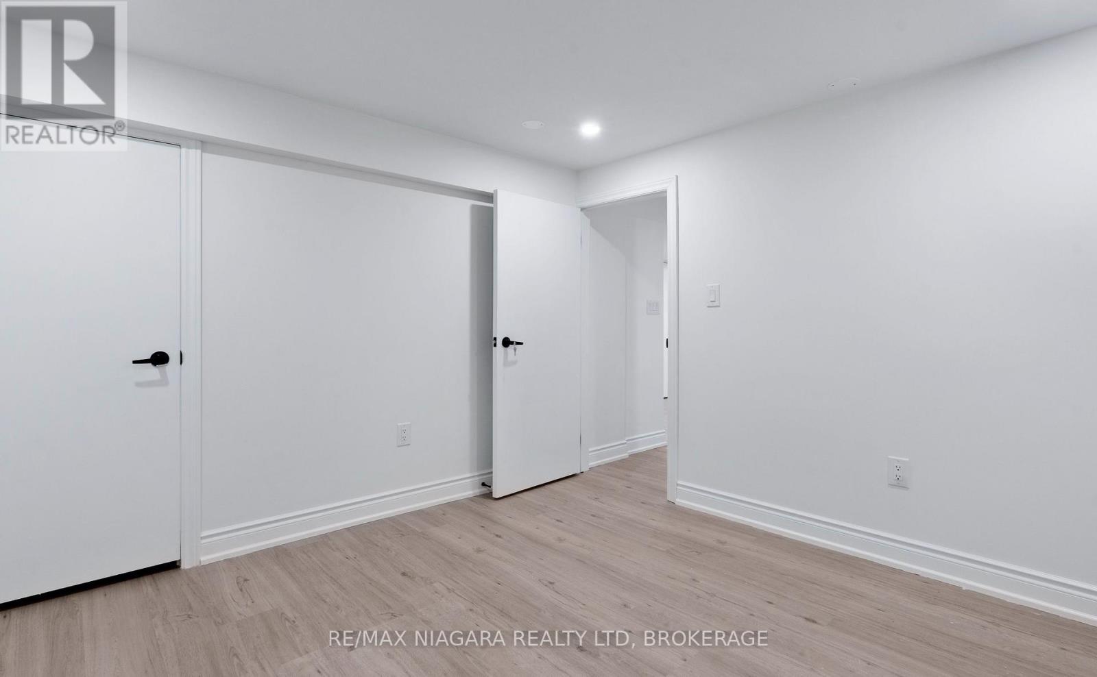Lower Unit - 210 Mackan Street, Thorold, Ontario  L2V 1G7 - Photo 5 - X14079804