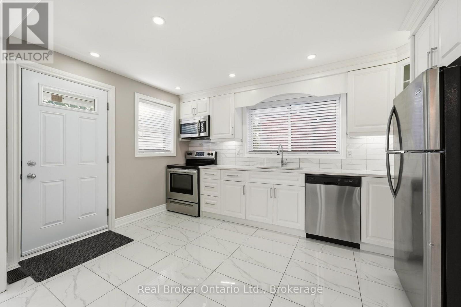 178 East 15th Street, Hamilton, Ontario  L9A 4G1 - Photo 4 - X14079768