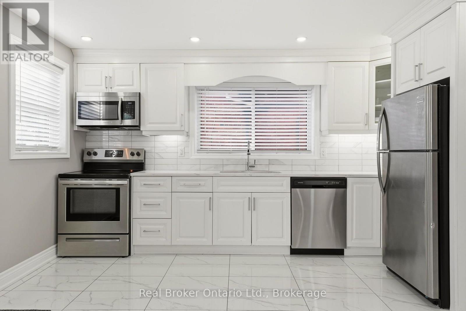 178 East 15th Street, Hamilton, Ontario  L9A 4G1 - Photo 5 - X14079768