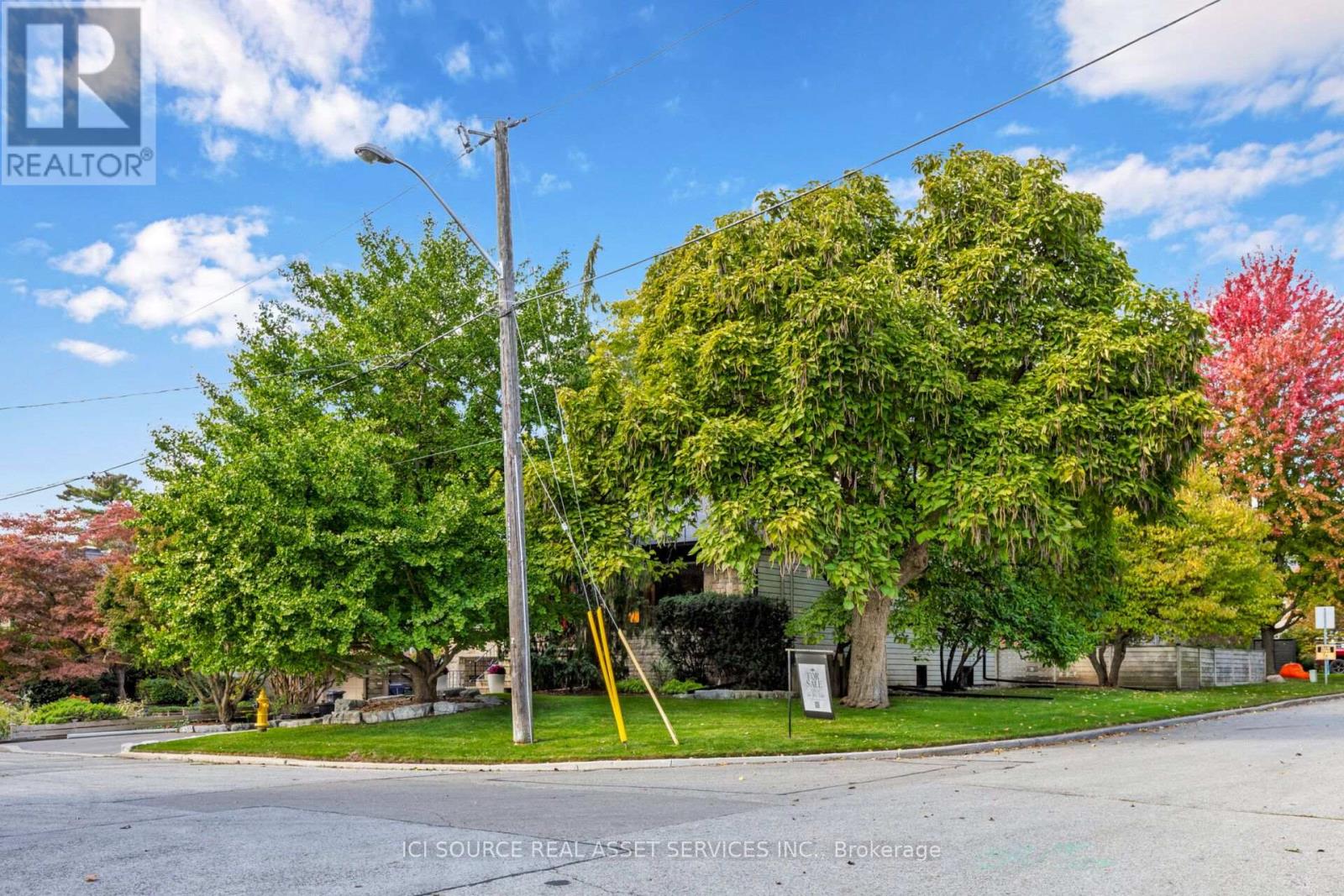 10 Red Oaks Crescent, Toronto, Ontario  M4G 1A5 - Photo 2 - C14079778
