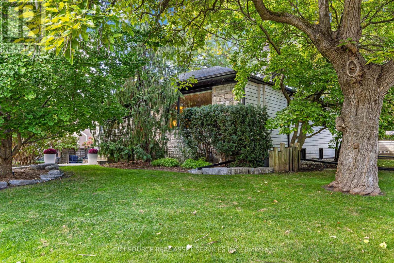 10 Red Oaks Crescent, Toronto, Ontario  M4G 1A5 - Photo 36 - C14079778