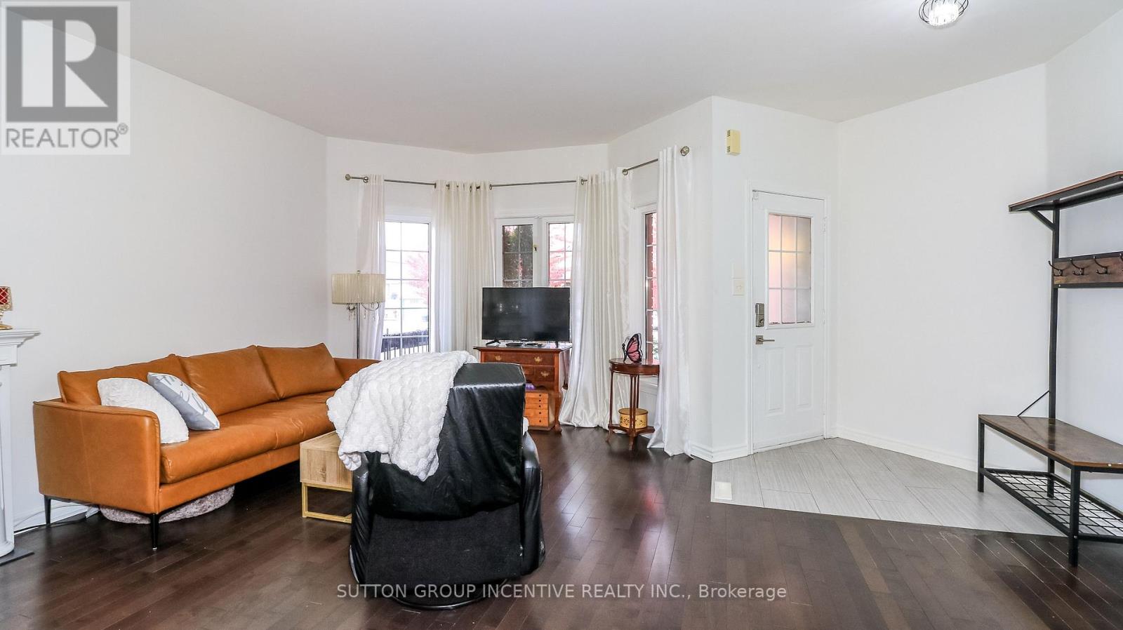 142 Raymond Crescent, Barrie (Painswick South), Ontario  L4N 0V7 - Photo 8 - S14079766
