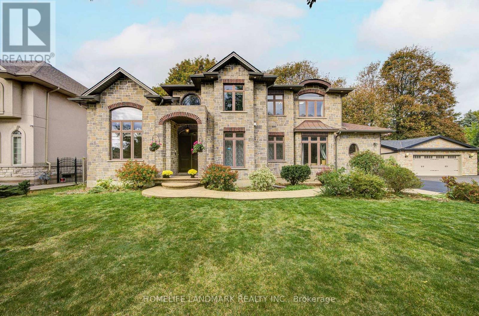 668 GARTH STREET, Hamilton, Ontario