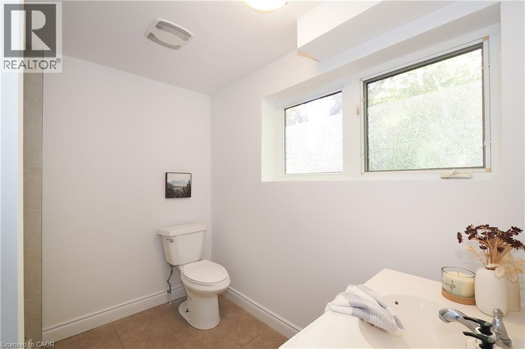 98 Amos Avenue, Waterloo, Ontario  N2L 5C4 - Photo 14 - 40869005