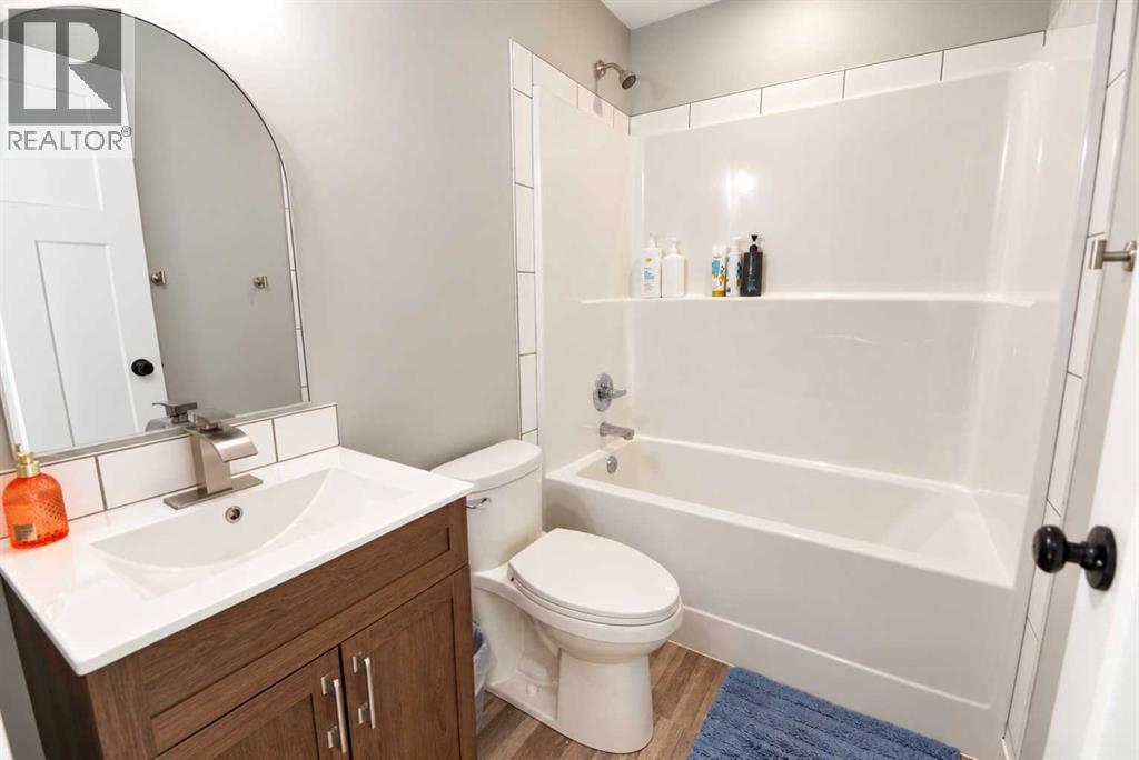1118 7 Street W
