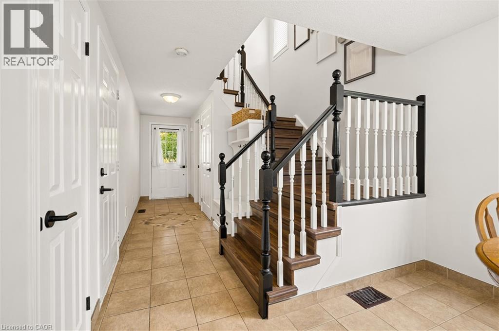 822 Whitecap Avenue, Waterloo, Ontario  N2K 4L4 - Photo 6 - 40870359