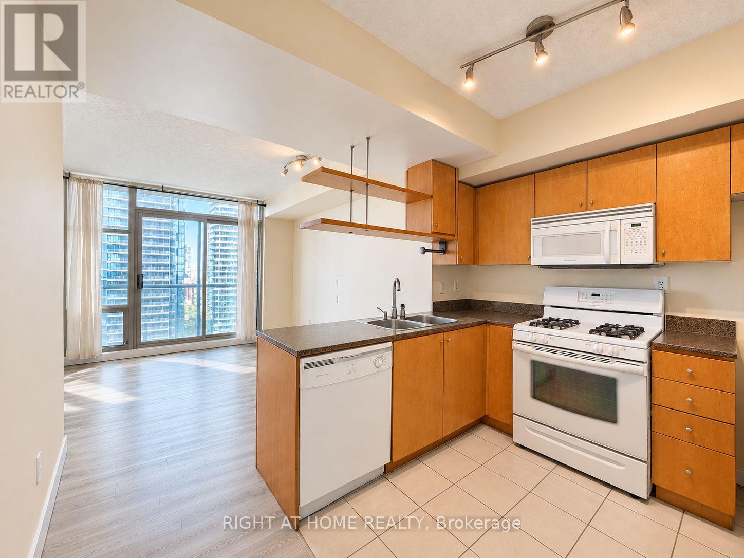 2905 - 35 Mariner Terrace, Toronto, Ontario  M5V 3V9 - Photo 8 - C14079838