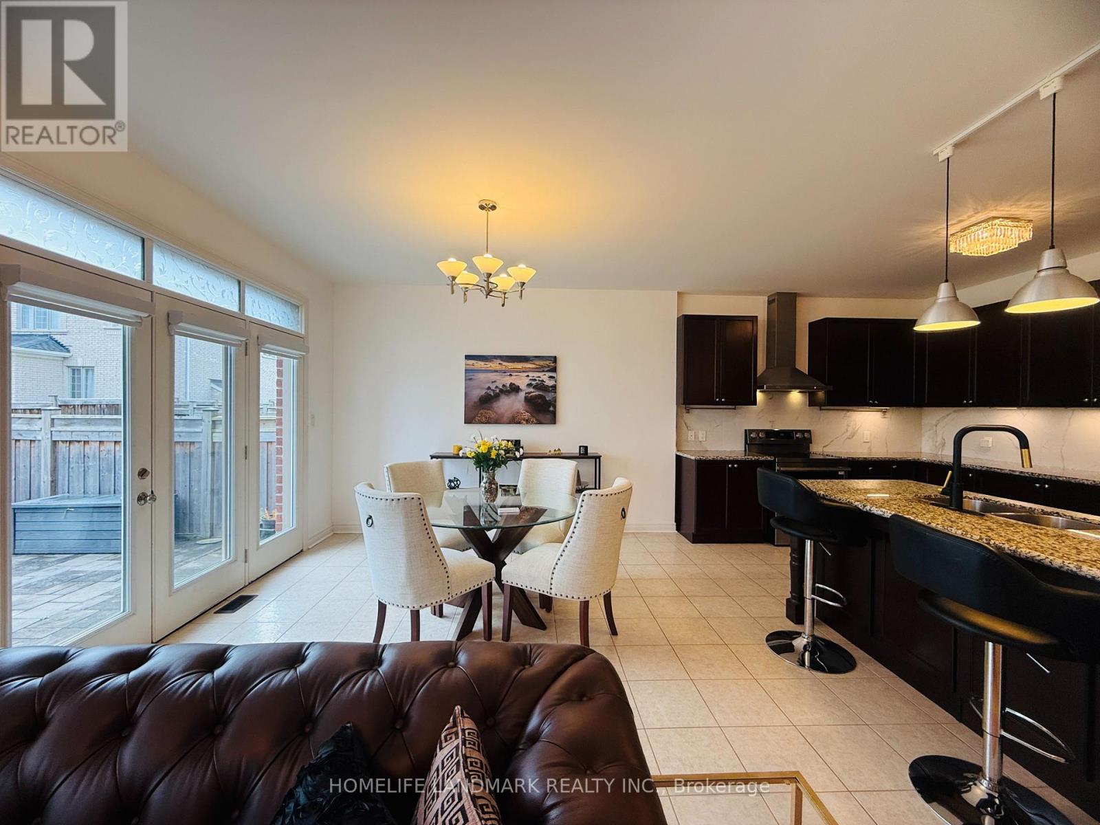 51 Cobb Street, Aurora, Ontario  L4G 0W7 - Photo 11 - N14079824
