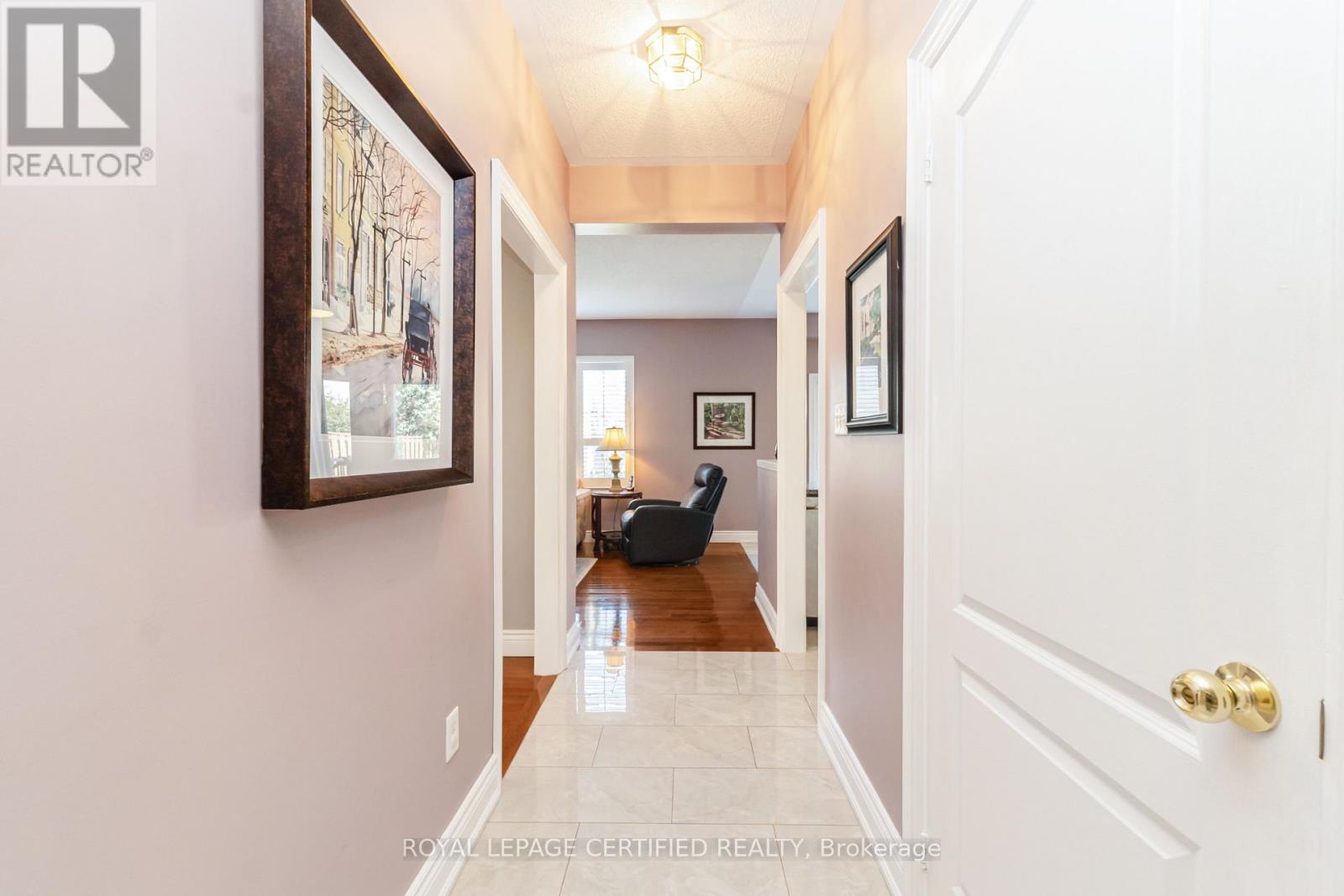 6 Collingwood Avenue, Brampton, Ontario L7A 2E5 - Photo 6 - W14079828