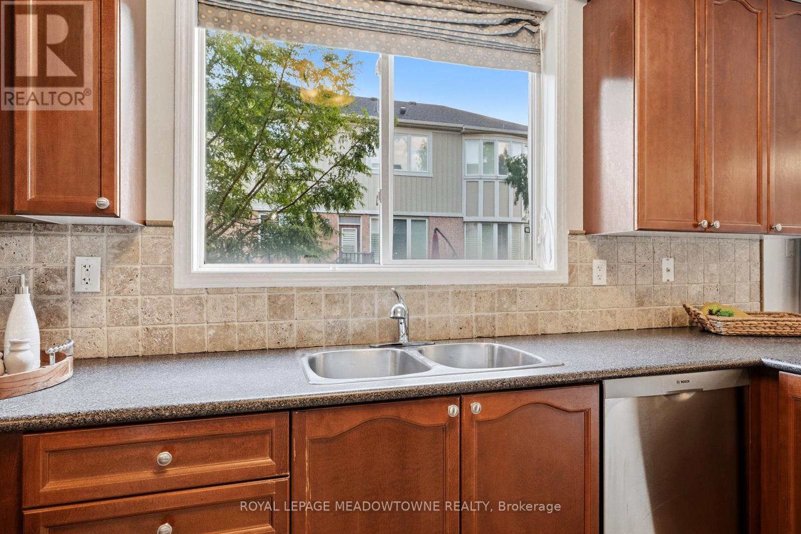 721 Switzer Crescent, Milton, Ontario  L9T 0H3 - Photo 19 - W14079848