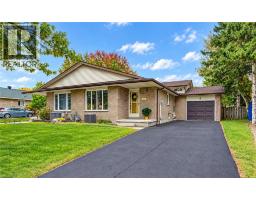 15 UXBRIDGE Crescent, kitchener, Ontario