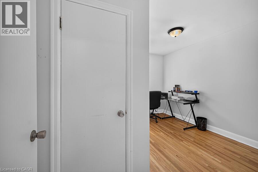 202 East 26th Street, Hamilton, Ontario  L8V 3C8 - Photo 10 - 40871392