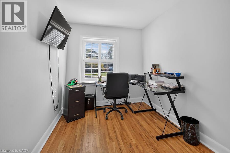202 East 26th Street, Hamilton, Ontario  L8V 3C8 - Photo 11 - 40871392
