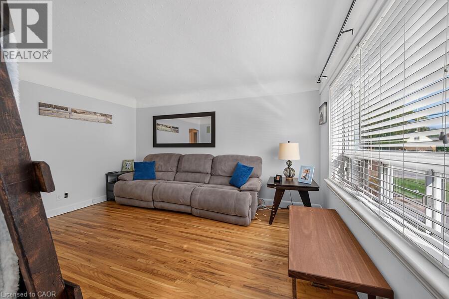202 East 26th Street, Hamilton, Ontario  L8V 3C8 - Photo 5 - 40871392