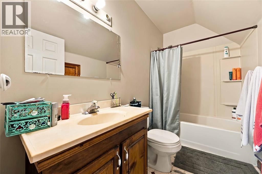 8072 Shiloh Line, Brooke-Alvinston, Ontario  N0N 1A0 - Photo 13 - 26025243