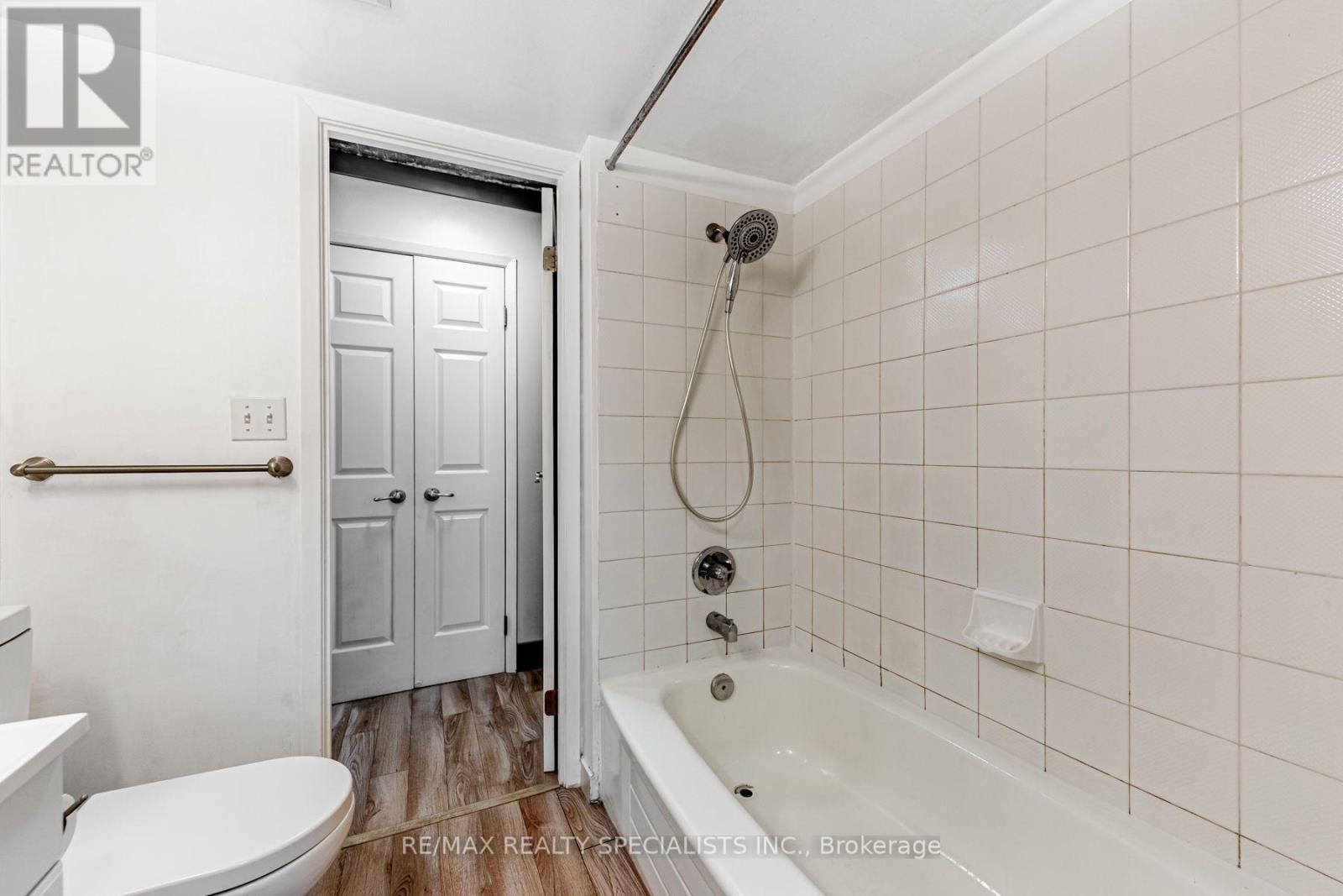 819 - 222 The Esplanade, Toronto, Ontario  M5A 4M8 - Photo 18 - C14079866