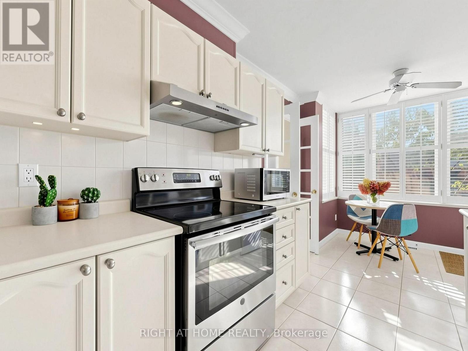 322 Grandview Way, Toronto, Ontario  M2N 6V3 - Photo 19 - C14079898