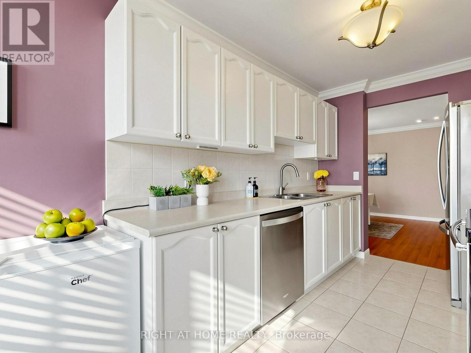 322 Grandview Way, Toronto, Ontario  M2N 6V3 - Photo 21 - C14079898