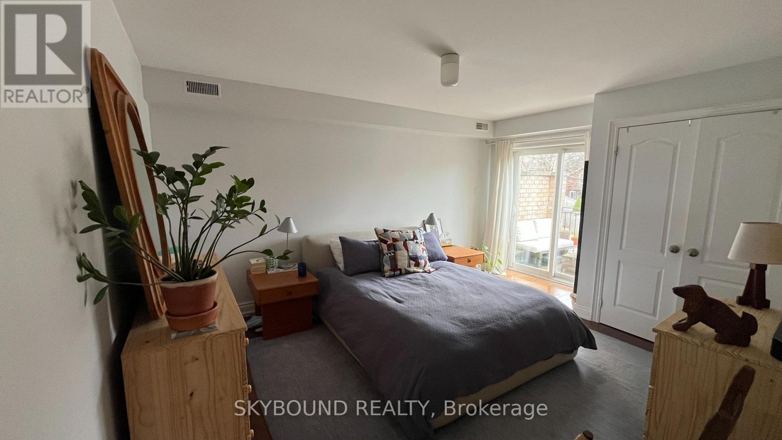 2 - 157 Christie Street, Toronto, Ontario  M6G 3B3 - Photo 4 - C14079910