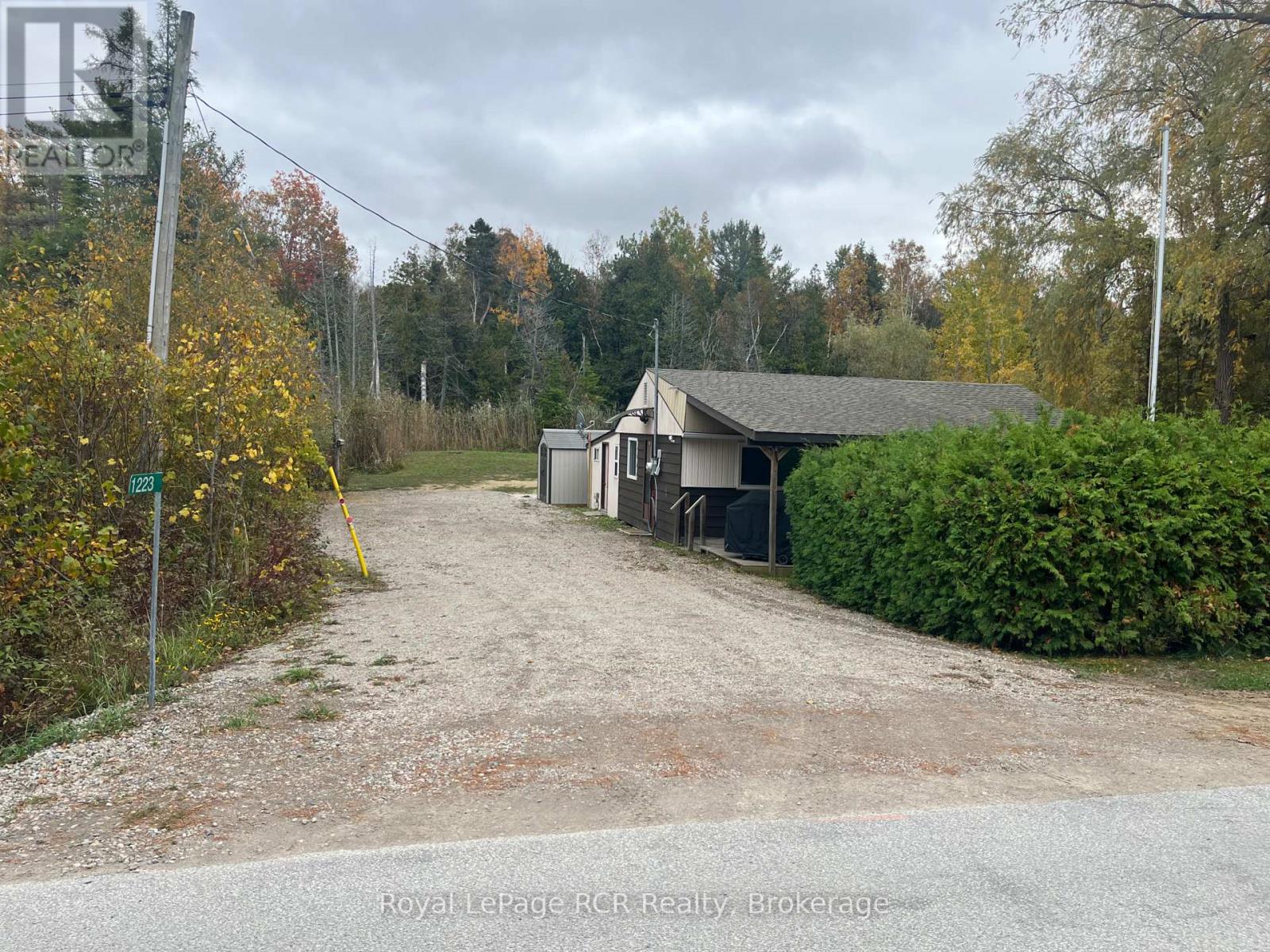 1223 2nd Ave South Avenue, Native Leased Lands, Ontario  N0H 2G0 - Photo 2 - X14079880