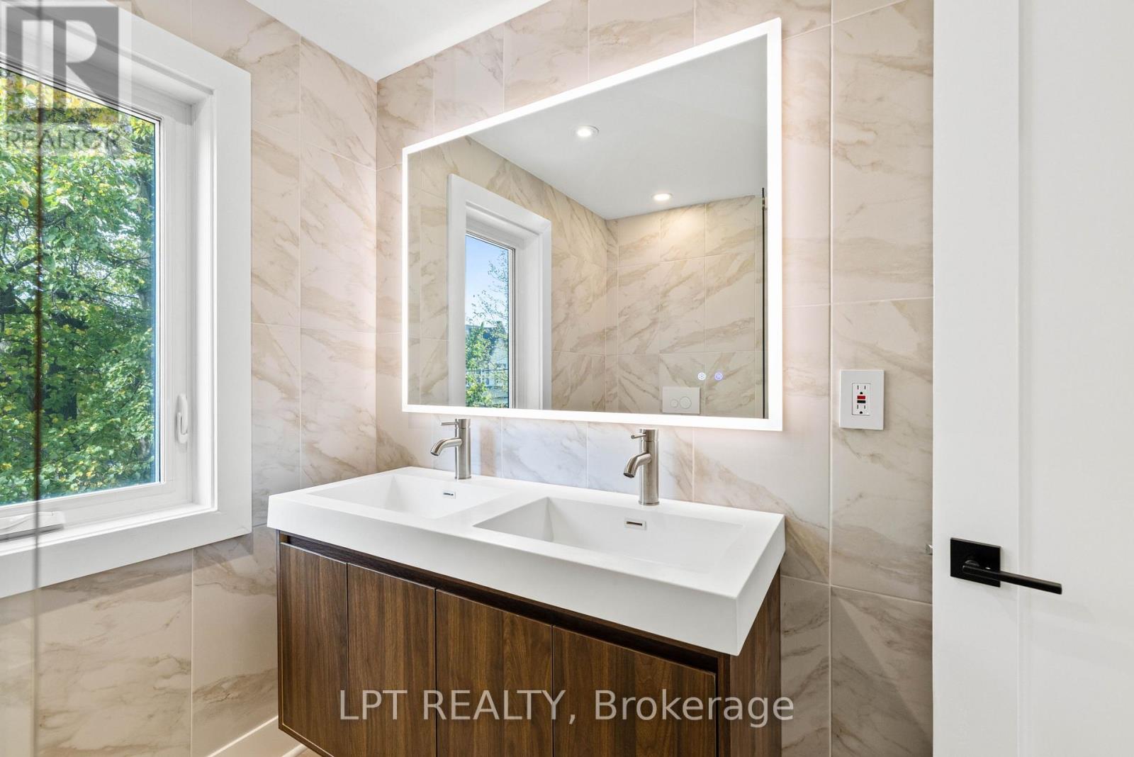 55 Laurel Avenue, Toronto, Ontario  M9B 4T1 - Photo 22 - E14079912
