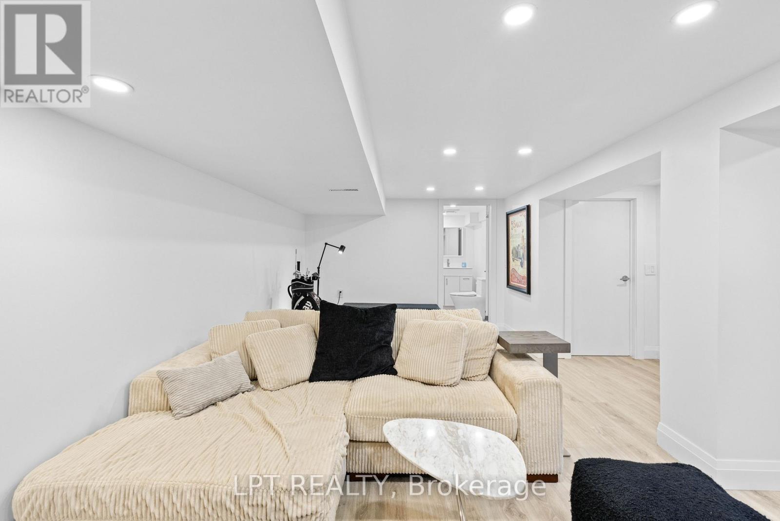 55 Laurel Avenue, Toronto, Ontario  M9B 4T1 - Photo 33 - E14079912