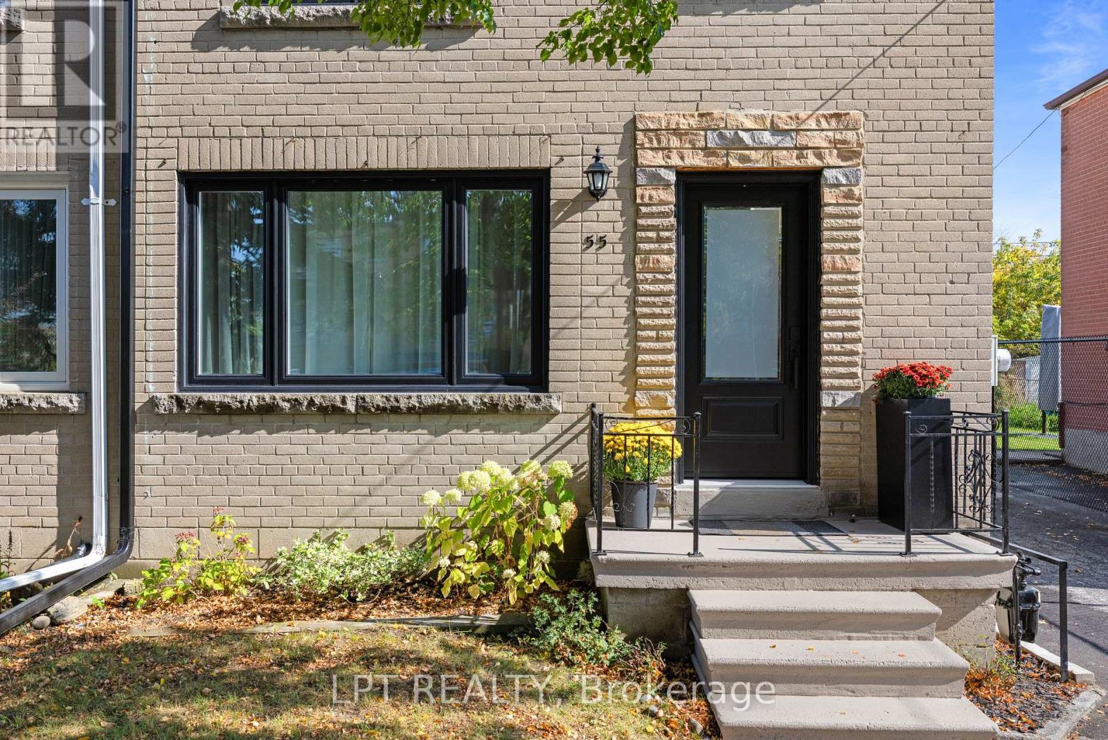 55 Laurel Avenue, Toronto, Ontario  M9B 4T1 - Photo 4 - E14079912