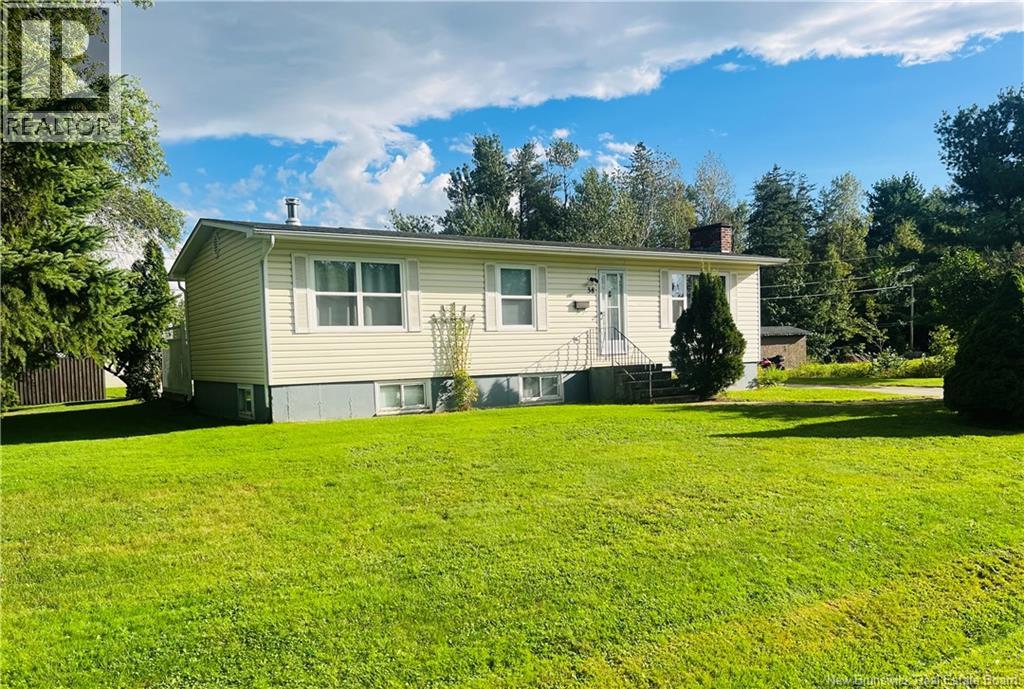 38 Lieff Street, Miramichi, New Brunswick  E1N 3G2 - Photo 2 - NB149716