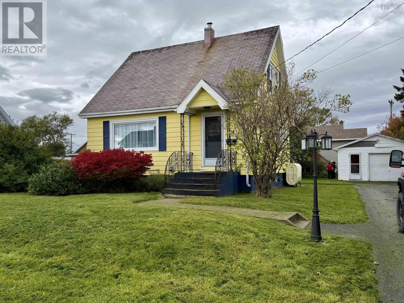 14 Rosewood Avenue, Glace Bay, Nova Scotia  B1A 2Y3 - Photo 1 - 202624657