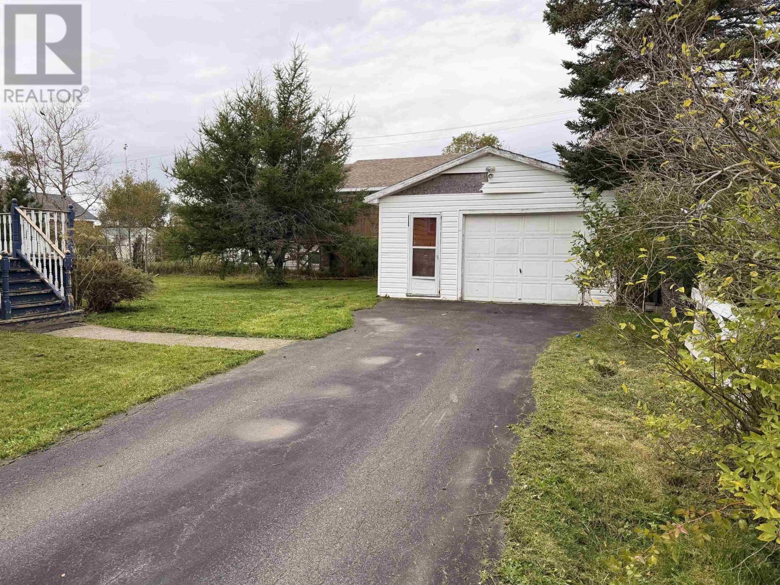 14 Rosewood Avenue, Glace Bay, Nova Scotia  B1A 2Y3 - Photo 5 - 202624657