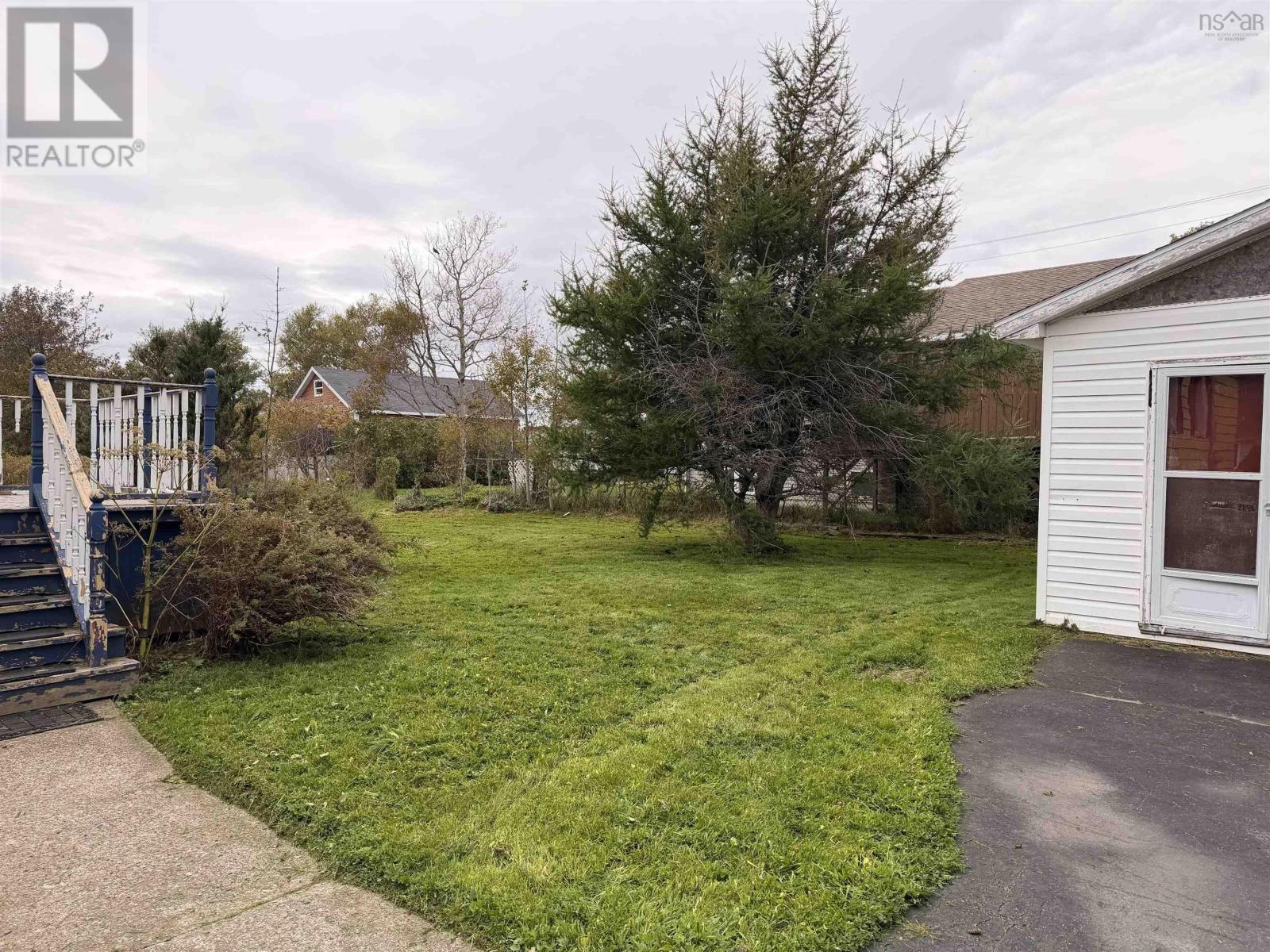 14 Rosewood Avenue, Glace Bay, Nova Scotia  B1A 2Y3 - Photo 4 - 202624657