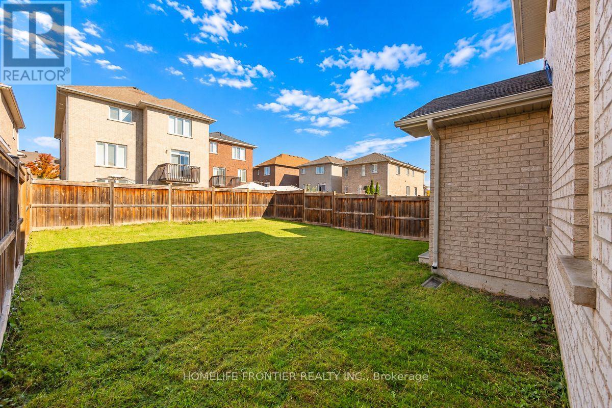 18 Hopkins Crescent, Bradford West Gwillimbury, Ontario  L3Z 0R6 - Photo 28 - N14034290