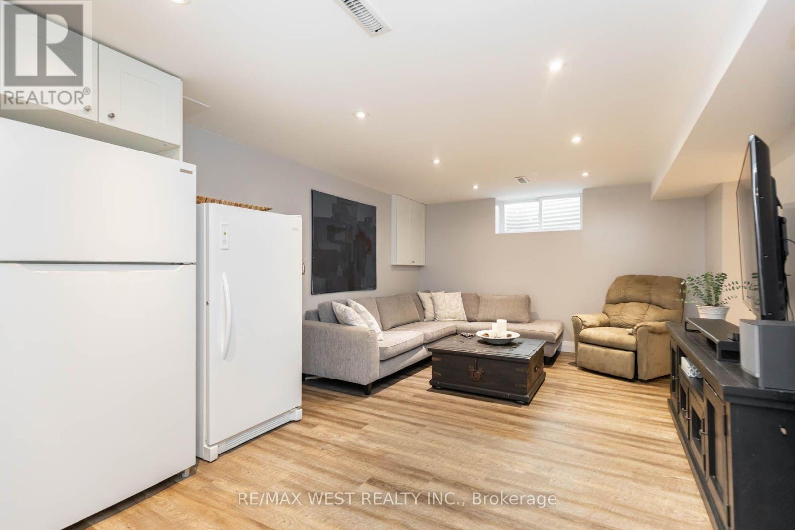 49 Winterton Drive, Toronto, Ontario  M9B 3G8 - Photo 36 - W14034596