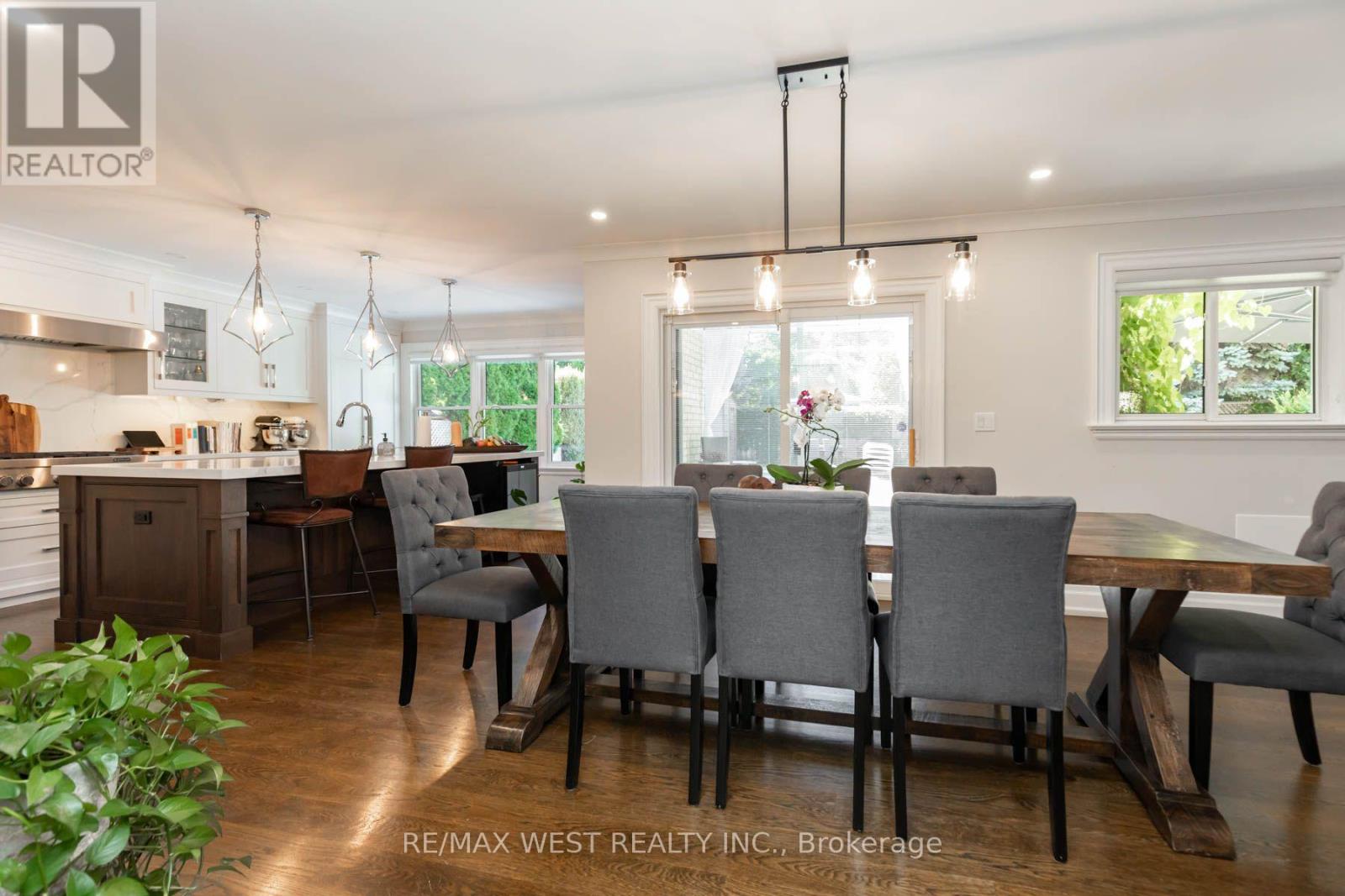 49 Winterton Drive, Toronto, Ontario  M9B 3G8 - Photo 4 - W14034596