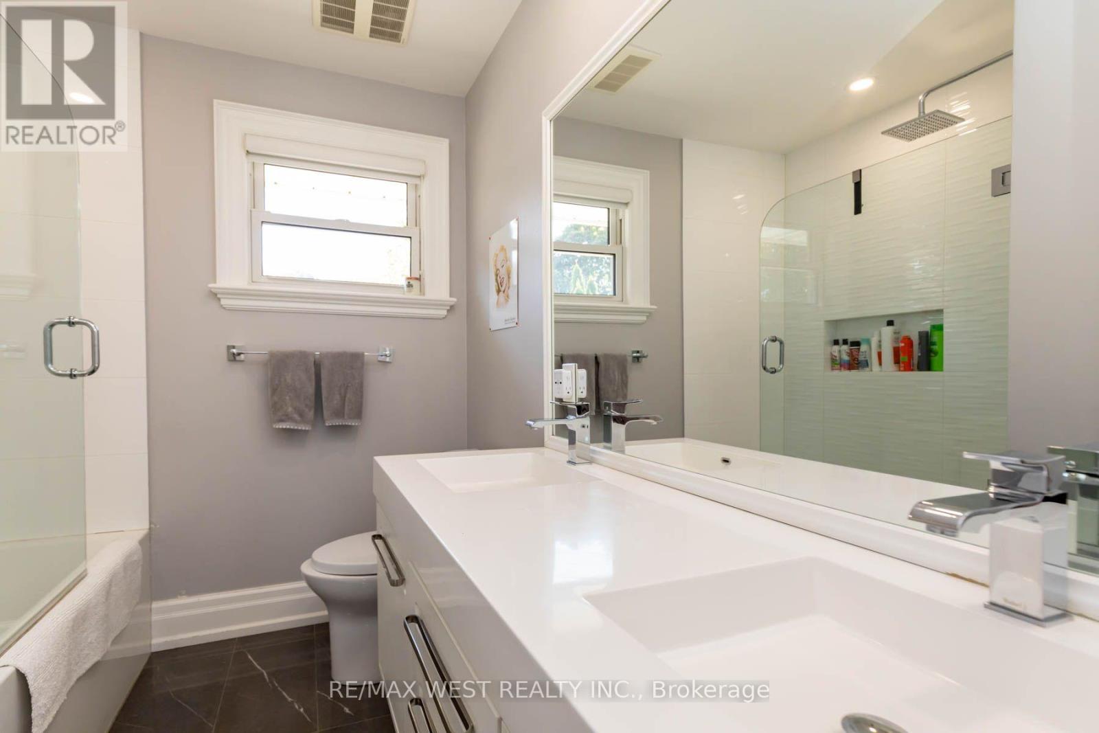49 Winterton Drive, Toronto, Ontario  M9B 3G8 - Photo 31 - W14034596