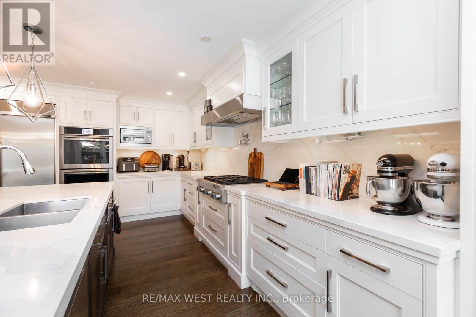 49 Winterton Drive, Toronto, Ontario  M9B 3G8 - Photo 19 - W14034596