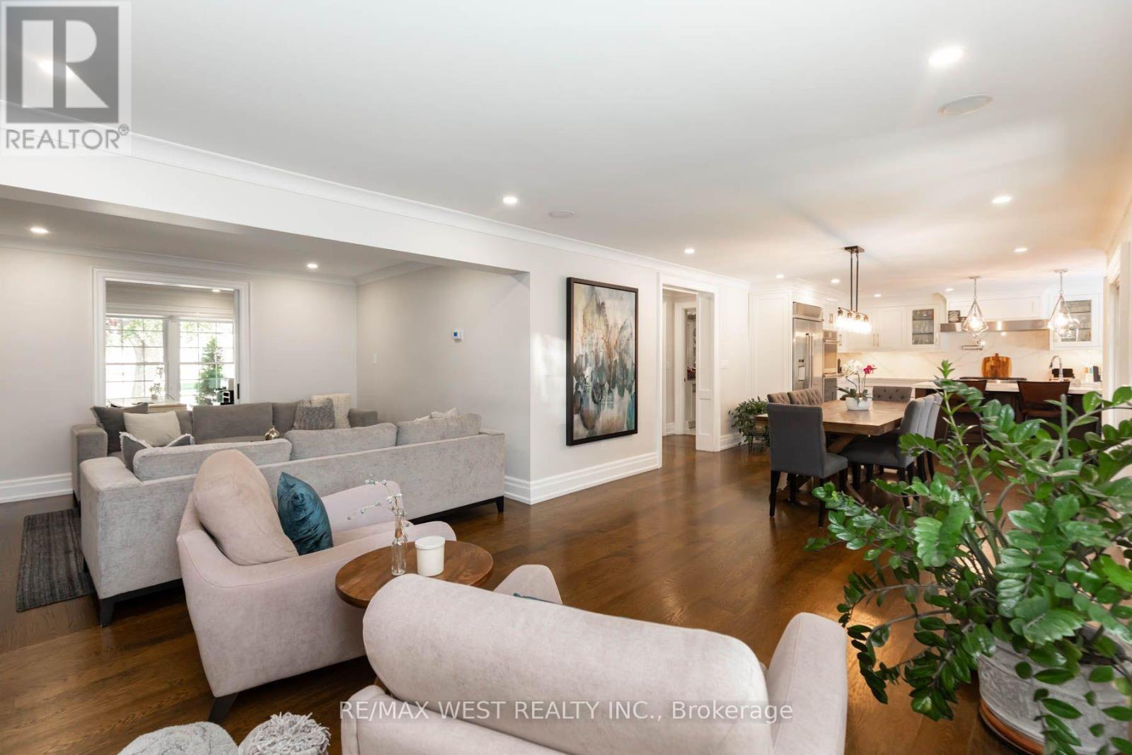 49 Winterton Drive, Toronto, Ontario  M9B 3G8 - Photo 8 - W14034596