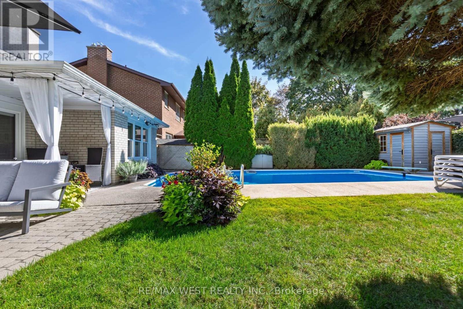 49 Winterton Drive, Toronto, Ontario  M9B 3G8 - Photo 40 - W14034596