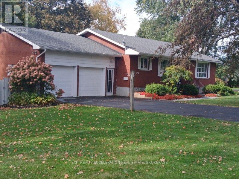 28 Southcrest Drive, Greater Napanee, Ontario  K7R 3K2 - Photo 1 - X13735780