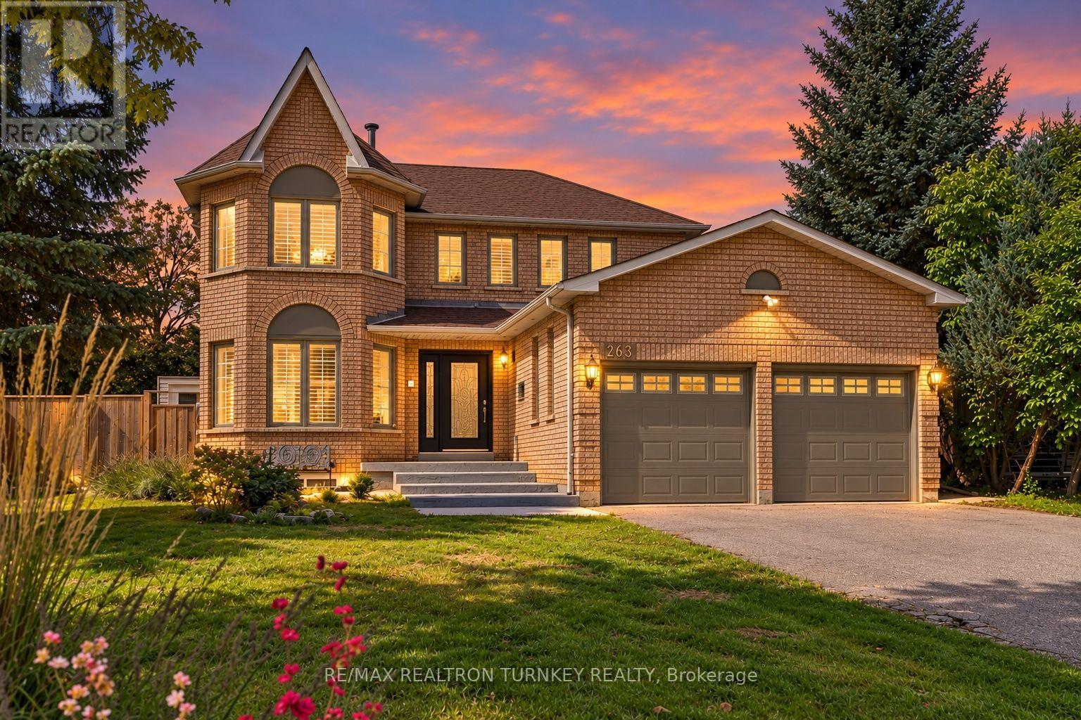 263 CHAMBERS CRESCENT, Newmarket, Ontario
