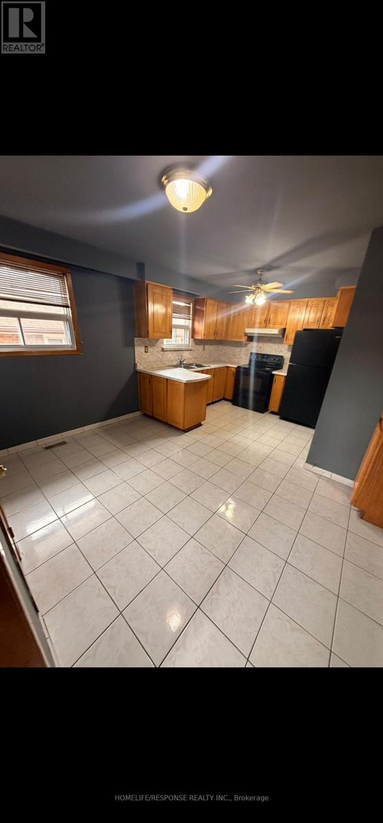9 Songwood Drive, Toronto, Ontario  M9M 1X4 - Photo 4 - W14020216