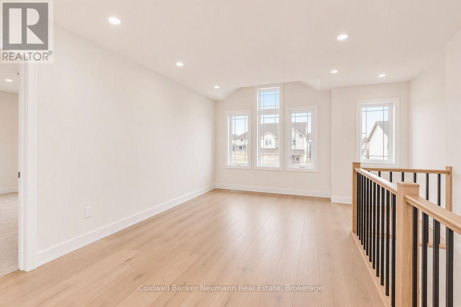 636 Anton Crescent, Kitchener, Ontario  N2R 0T8 - Photo 6 - X14080084