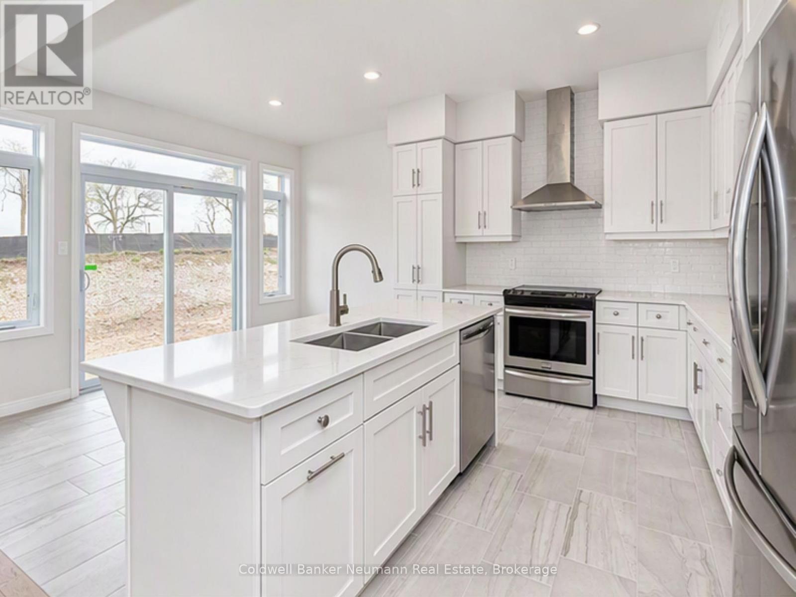 636 Anton Crescent, Kitchener, Ontario  N2R 0T8 - Photo 7 - X14080084