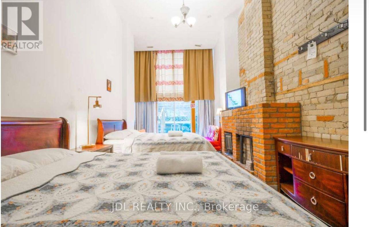 Master Room A Main Floor - 118 Shuter St Street, Toronto, Ontario  M5A 1V8 - Photo 3 - C14080062