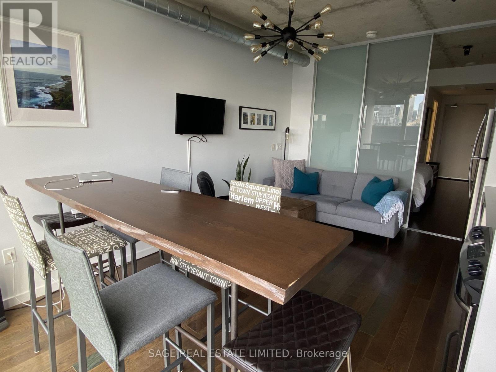 814 - 32 Trolley Crescent, Toronto, Ontario  M5A 0E8 - Photo 4 - C14080148