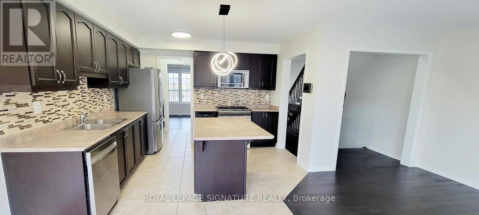 2482 William Jackson Drive, Pickering, Ontario  L1X 0C3 - Photo 4 - E14080128