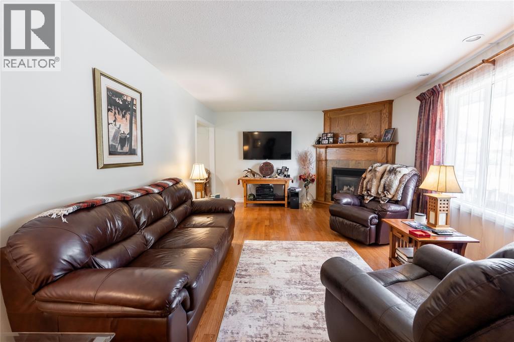 80 Macnab Street, Lambton Shores, Ontario  N0N 1J0 - Photo 4 - 26025308