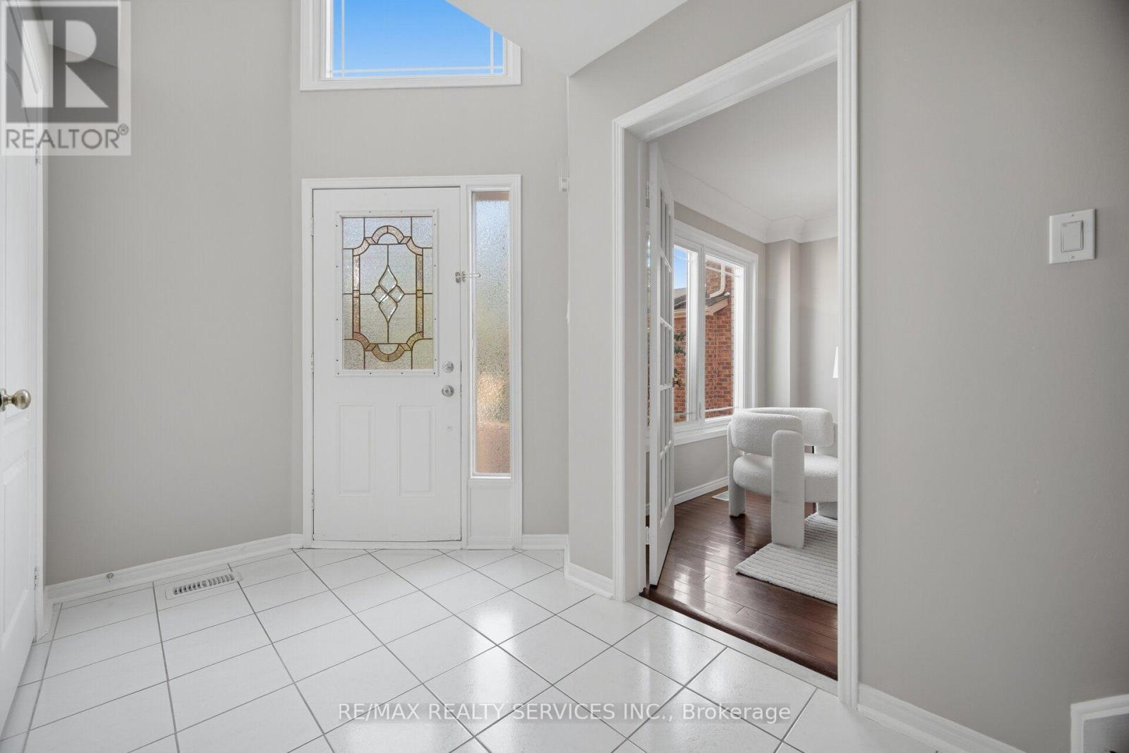 8 Gardenia Way, Caledon, Ontario  L7C 1B2 - Photo 10 - W14080042