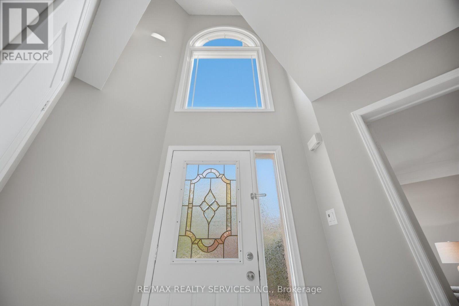 8 Gardenia Way, Caledon, Ontario  L7C 1B2 - Photo 11 - W14080042